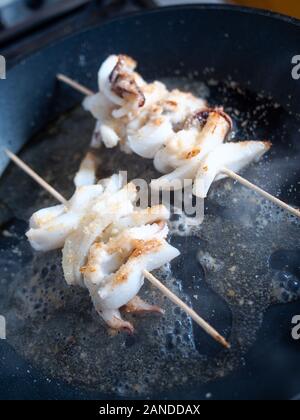 Cuttefish Kochen in der Küche zu Hause. Stockfoto