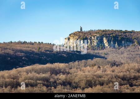 Skytop Turm und Eagle Cliff, Mohonk Preserve, Upstate New York in den USA im Herbst Stockfoto