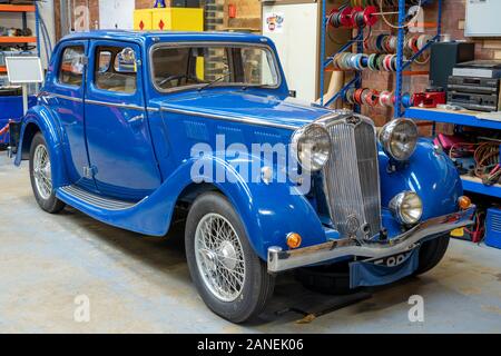 1936 Triumph Vitesse 14 60 Limousine im Bicester Heritage Center Januar Sonntag Jagtfall. Bicester, Oxfordshire, England. Stockfoto