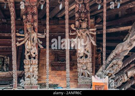 Multi-bewaffneten Tantrische Göttinen, Changu Narayan Tempel im Tal von Katmandu, Nepal Stockfoto