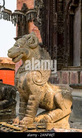 Spritzschutz sarabhas in Changu Narayan Tempel im Tal von Katmandu, Nepal Stockfoto