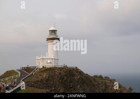 Byron Bay, New South Wales, Australien - 16. Dezember 2019: Die wunderschönen Leuchtturm von Cape Byron bei Sonnenuntergang Stockfoto