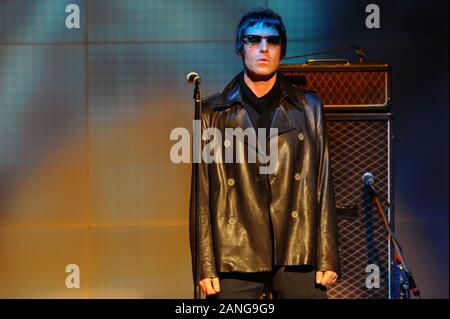 Mailand Italien 09.11.2008, live Konzert der Oase am Rai Studien: Liam Gallagher während des Konzerts Stockfoto
