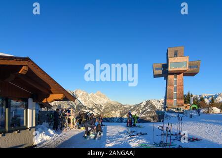 St. Jakob in Haus: gipfelkreuz Jakobskreuz, Berg Buchensteinwand, restaurant Buchensteinwand in den Kitzbüheler Alpen - Pillersee Tal, Tirol, Tirol, Stockfoto