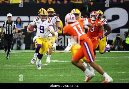 LSU Tiger Quarterback Joe Fuchsbau (9) Läuft für yardage gegen die Clemson Tiger während der NCAA College Football Endspiel nationale Meisterschaft Spiel Montag, Januar 13, 2020 in New Orleans. LSU besiegte Clemson 42-25. (Foto von IOS/ESPA-Bilder) Stockfoto