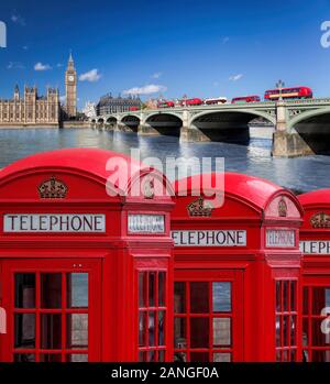 London Symbole mit BIG BEN, DOPPELDECKER und roten Telefonzellen in England, Großbritannien Stockfoto