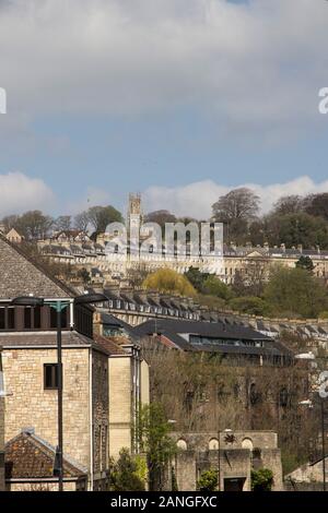 Badewanne, Großbritannien - 10 April, 2019. Kirche auf der Spitze des Hügels. Bath, England, UK, 10. April 2019 Stockfoto