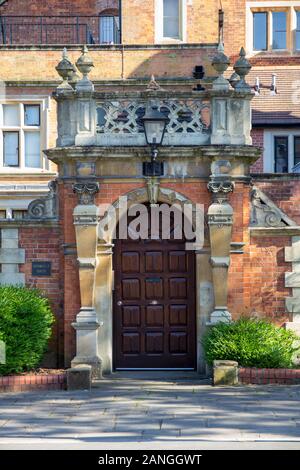 BRISTOL, Großbritannien - 8 April 2019. Eingang des alten Haus in der Nähe der Clifton Suspension Bridge. Bristol, England, UK, April 8, 2019 Stockfoto