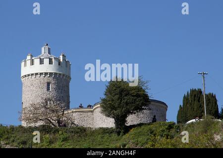 BRISTOL, Großbritannien - 8 April 2019. Clifton Beobachtungsstelle ist eine ehemalige Mühle, die heute als eine Sternwarte, auf Clifton Down entfernt, in der Nähe der Clifton Suspensio Stockfoto