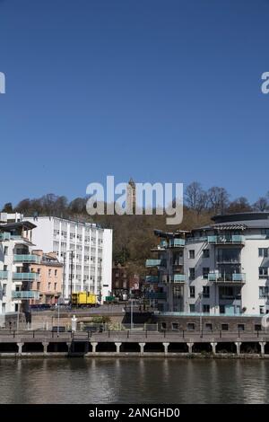 BRISTOL, Großbritannien - 8 April 2019. Cabot Tower ein denkmalgeschütztes Gebäude, gebaut 1890, in einem öffentlichen Park auf Brandon Hill gelegen, zwischen Stadtzentrum, Clift Stockfoto