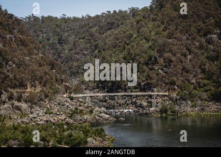 Launceston, Tasmanien - 3. Januar 2020: Die Alexandra Suspension Bridge bei Cataract Gorge. Stockfoto
