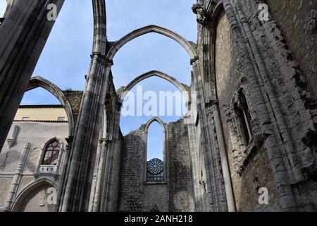 Carmo Kloster Ruinen, Largo do Carmo, Lissabon, Portugal Stockfoto