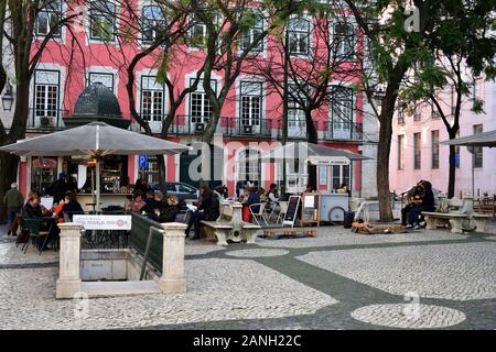 Largo do Carmo, malerischer Platz, Lissabon, Portugal Stockfoto