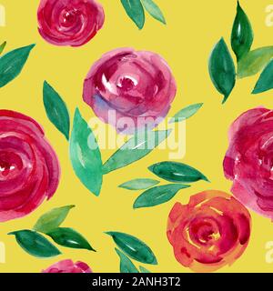 Nahtlose Blumenmuster in Wasserfarben. Rote und rosafarbene Aquarellrosen mit Blättern. Handbemalte Vintage-Blumentextur auf gelbem Hintergrund. Abstrakte Rose Stockfoto