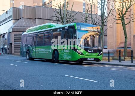 Erste Glasgow vor kurzem erworbenen neuen Enviro 200 EV elektrische Busse für den Einsatz auf der M3 route Milton Anbindung an die Innenstadt. Heute ist einer von ihnen, flotte Nummer, 48901, eingetragen Passenger service zum ersten Mal. Diese vollelektrischen Fahrzeug wurde von Alexander Dennis in Falkirk hergestellt und von Scottish Power Energienetze finanziert. Stockfoto