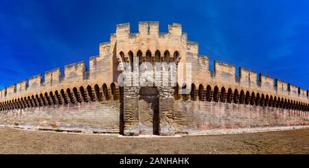 Berühmten mittelalterlichen Stadtmauern von Avignon, Provence, Südfrankreich. Stockfoto