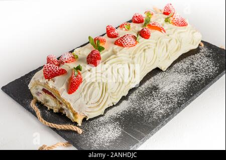 Buche de Noel. Traditionelle Weihnachten Dessert, Weihnachten yule Kuchen anmelden. Platz kopieren Stockfoto