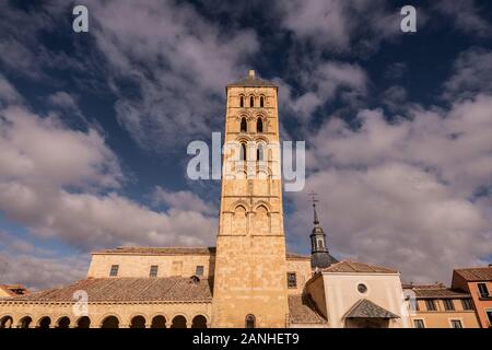 Iglesia de San Andrés, eine Kirche im Romantischen Stil aus dem 13. Jahrhundert, Segovia, Spanien Stockfoto