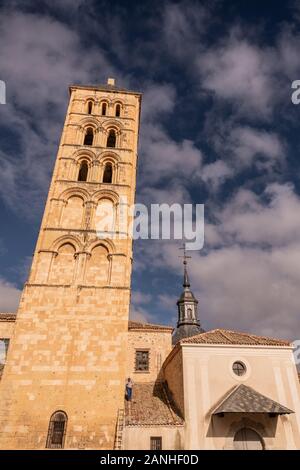 Iglesia de San Andrés, eine Kirche im Romantischen Stil aus dem 13. Jahrhundert, Segovia, Spanien Stockfoto