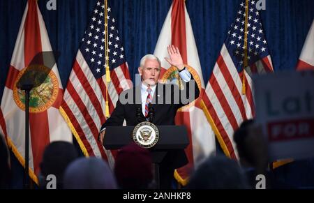 Kissimmee, USA. 16 Jan, 2020. U.S. Vice President Mike Pence spricht während einer Latinos für Trumpf-Kampagne Fall an der Nación de Fe Kirche. Credit: SOPA Images Limited/Alamy leben Nachrichten Stockfoto