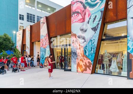 Miami, Florida - 2. Januar 2020: Schaufensterfronten In der Künstlerischen Nachbarschaft von Wynwood, Miami, Florida. Stockfoto