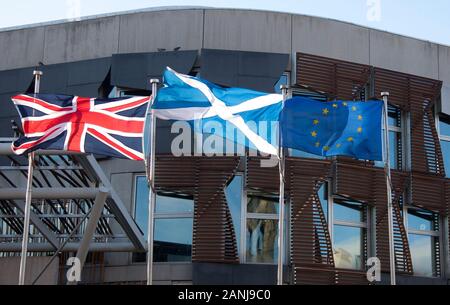 Schottisches Parlament, Edinburgh, Schottland, Großbritannien. 17. Januar 2020. Der EU-Flagge wird dort nach 23.00 Uhr am 31. Januar 2020 berücksichtigt werden. Presiding Officer Ken Macintosh hat MSPs schriftlich zu erklären, dass die Fahne wird nicht mehr an das schottische Parlament geflogen nach Brexit werden. Stockfoto