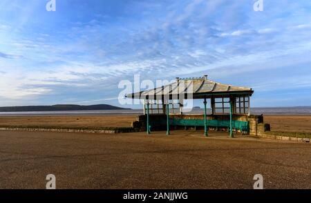 Viktorianisches Strandhaus an der Promenade in Weston-Super-Stute, Somerset, England, Großbritannien Stockfoto