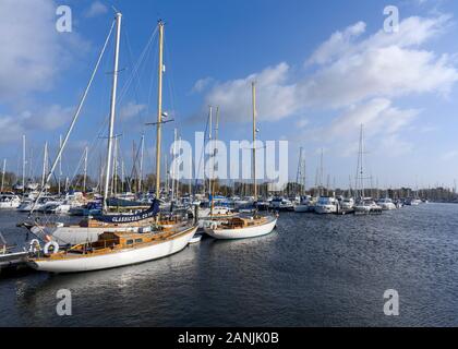 Blick auf Segelyachten in Chichester Harbour Marina, Chichester, West Sussex, England, UK günstig Stockfoto