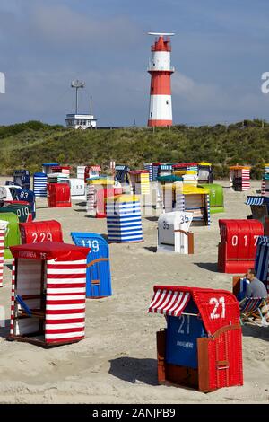 Rot-weiß gestreifter Leuchtturm auf der Insel Borkum, Borkum kleiner Light genannt Stockfoto