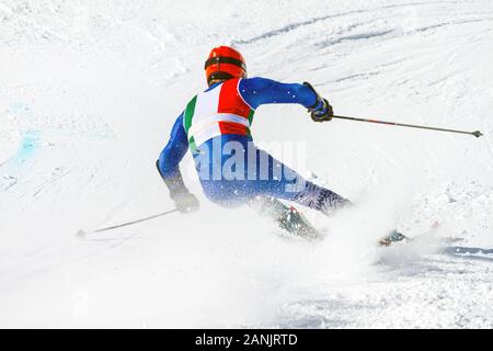 Athleten, die im Riesenslalom Wettbewerb Stockfoto