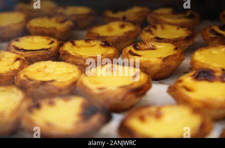 Traditionelle portugiesische Pustgebäck, Pastell de nata, aus Lissabon Stockfoto