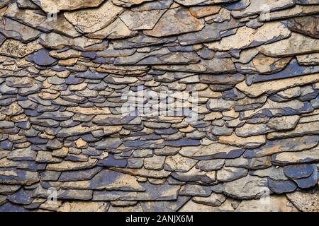 Blick auf verschiedene Texturen von Steinwänden Stockfoto