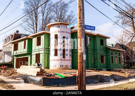Ein neues Zuhause, am Schnittpunkt von Nord Land Avenue und Thomas Boulevard im Osten der Stadt, Pittsburgh, Pennsylvania, USA Stockfoto
