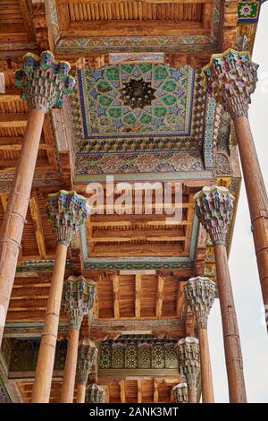 Obergrenze der Bolo Bolo Hauz Hovuz Moschee oder Moschee, Buchara, Usbekistan, in Zentralasien Stockfoto