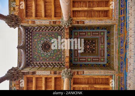 Obergrenze der Bolo Bolo Hauz Hovuz Moschee oder Moschee, Buchara, Usbekistan, in Zentralasien Stockfoto