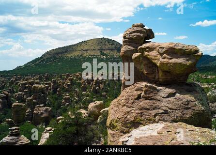 Chiricahua National Monument Landschaft mit Felsformationen im Arizona, Usa Stockfoto