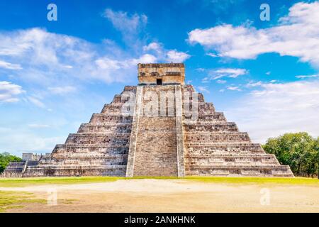 Berühmte Pyramide von Kukulcan in Chichen Itza, der größten archäologischen Städten der präkolumbischen Zivilisation der Maya auf der Halbinsel Yucatan der Mexic Stockfoto
