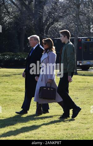 Washington, DC, USA. 17 Jan, 2020. 1/17/20 - das US Capitol, Washington, DC. Präsident Donald Trump, Frau Melania und Sohn Barron lassen für den Martin Luther King Urlaub Wochenende Tage vor Beginn der Amtsenthebung des Präsidenten Trumpf Studie im Senat. Credit: Christy Bowe/ZUMA Draht/Alamy leben Nachrichten Stockfoto