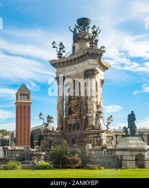 Statuen und Brunnen an der Plaza de Espana in Barcelona Spanien Stockfoto