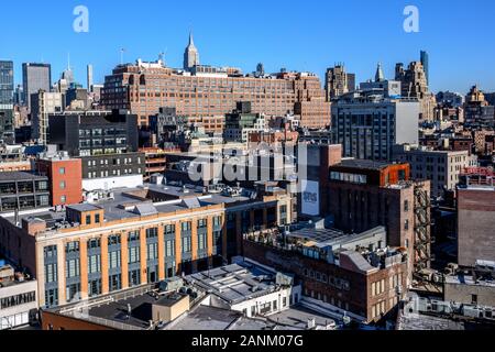New York, USA, 17. Januar 2020. Das Empire State Building überragt die Lower Manhattan Dächer in einem klaren Tag Winter. Credit: Enrique Ufer/Alamy St