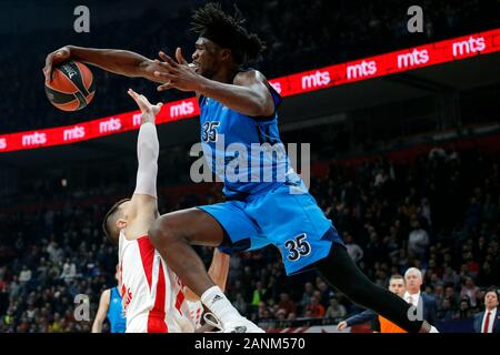 Belgrad, Serbien. 17 Jan, 2020. Alba Berlin Landry Nnoko (R) Mias mit Crvena Zvezda Billy Baron während der regulären Saison Runde 20 Der 2019/2020 Euroleague basketball Match zwischen Crvena Zvezda und Alba Berlin in Belgrad, Serbien, Jan. 17, 2020. Credit: Predrag Milosavljevic/Xinhua/Alamy leben Nachrichten Stockfoto