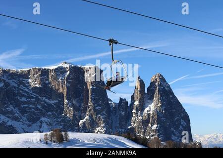 Seiser Alm, Italien. 17 Jan, 2020. Kostenlose Ski Slope style Wm in Seiser Alm Seiser Alm, Italien am 17. Januar 2020, Schlern Berge und Sessellift. Foto: Pierre Teyssot/Espa-Images Credit: Cal Sport Media/Alamy leben Nachrichten Stockfoto