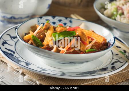 Chop Suey. Die chinesisch-amerikanische Rühren braten. Stockfoto
