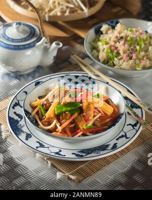 Chop Suey. Die chinesisch-amerikanische Rühren braten. Stockfoto
