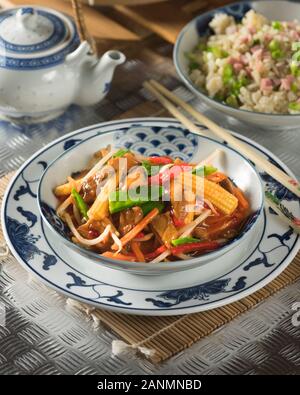 Chop Suey. Die chinesisch-amerikanische Rühren braten. Stockfoto