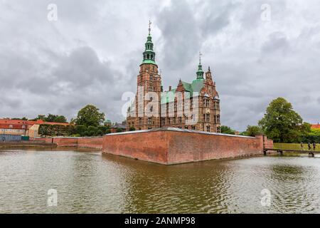 Weitwinkelaufnahme der imposanten Schloss Rosenborg in Kopenhagen, Dänemark. Stockfoto