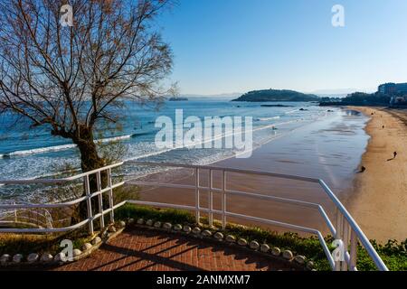 Panoramaaussicht, Sardinero Strand von Der Piquio Gärten, Santander. Kantabrien, Nordspanien. Europa Stockfoto