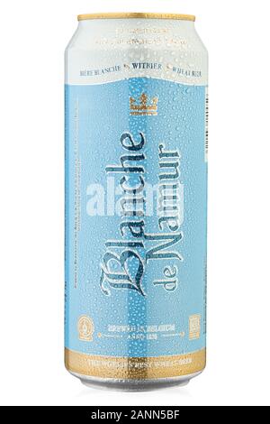 Ukraine, Kiew - Dezember 25, 2019: Aluminium kann von Blanche de Namur Bier auf weißem Hintergrund. Datei enthält Freistellungspfaden. Stockfoto