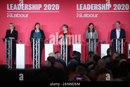 (Von links nach rechts) Rebecca Long-Bailey, Jess Phillips, Emily Thornberry, Lisa Nandy und Keir Starmer während der Führung der Labour-Partei husting im ACC Liverpool. Stockfoto