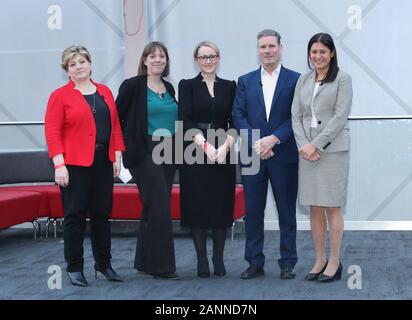 (Von links nach rechts) Emily Thornberry, Jess Phillips, Rebecca Long-Bailey, Keir Starmer und Lisa Nandy vor der Führung der Labour-Partei husting im ACC Liverpool. Stockfoto